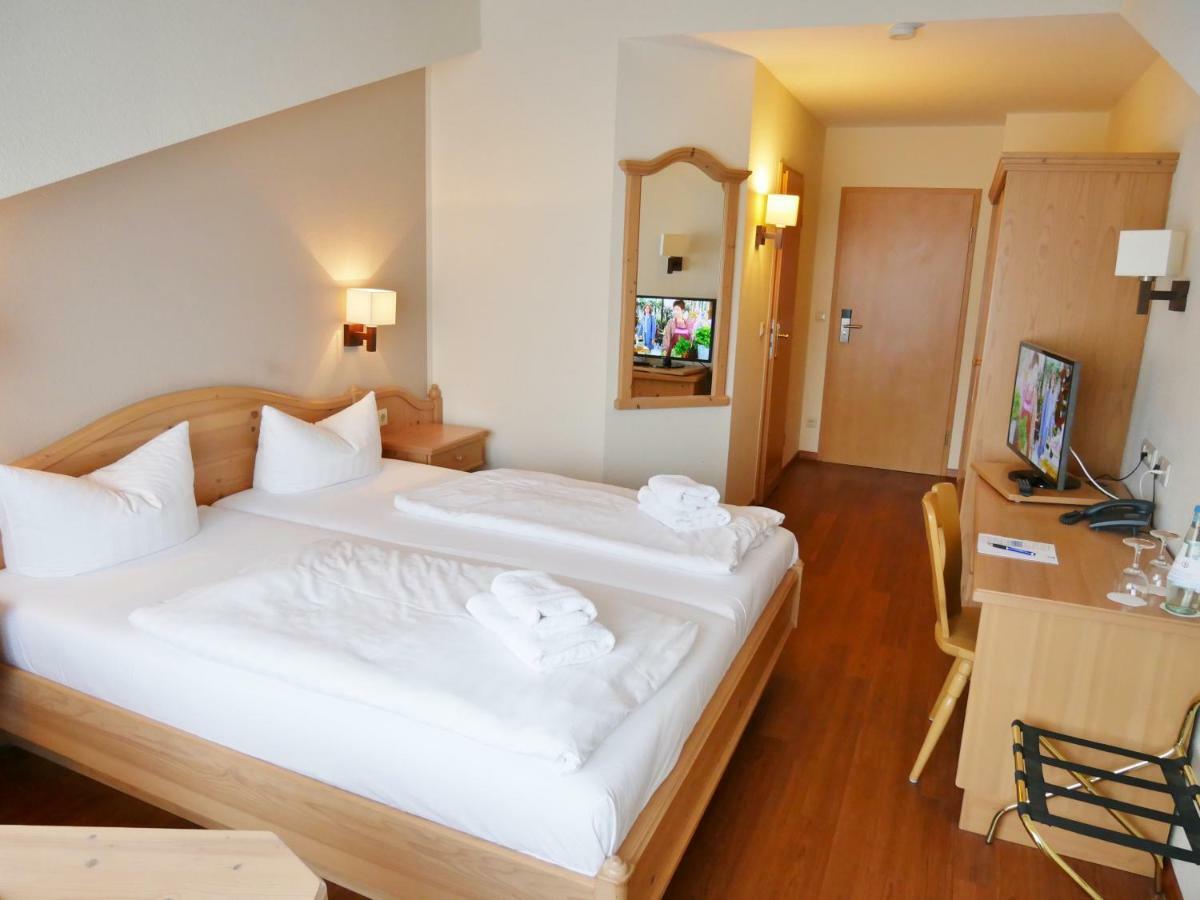 R&R Hotel Strandallee Baabe Εξωτερικό φωτογραφία